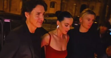 romance katy perry trudeau​