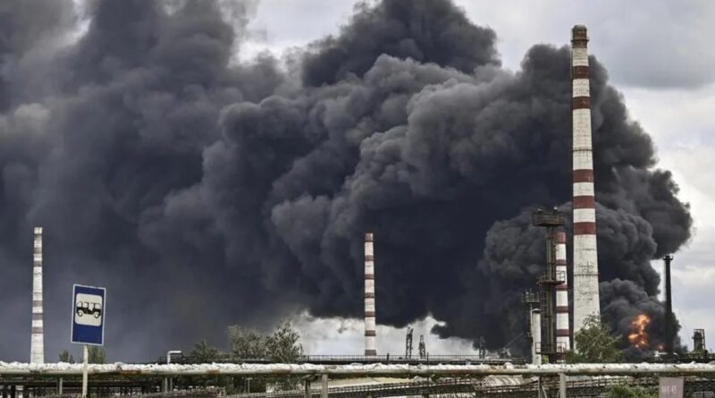 Ucrânia destrói oleoduto russo perto