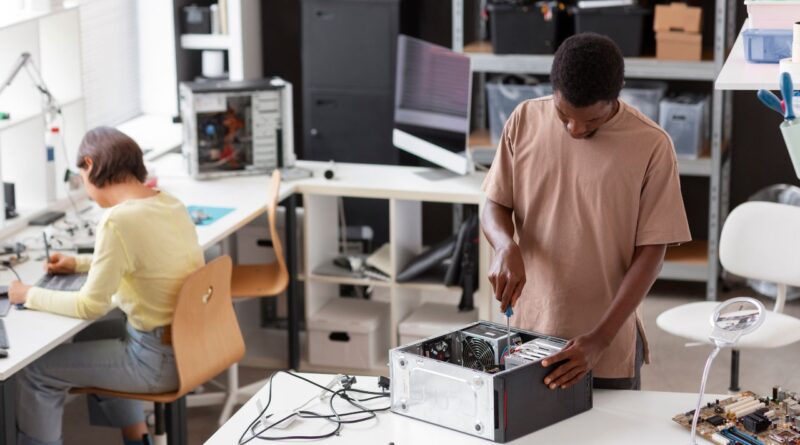 E Da Electrónica Em Angola