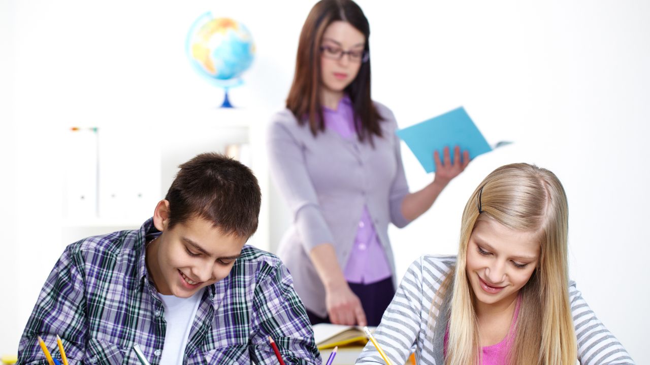 Educação e Formação de Novos Talentos