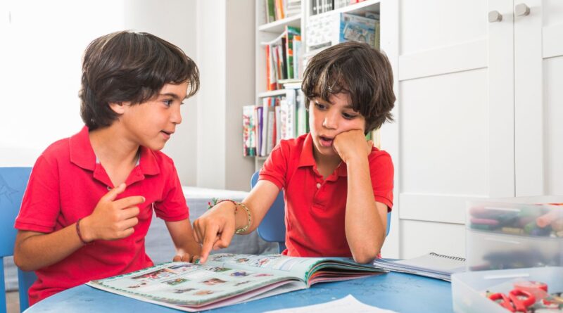 aprender inglês e português a brincar